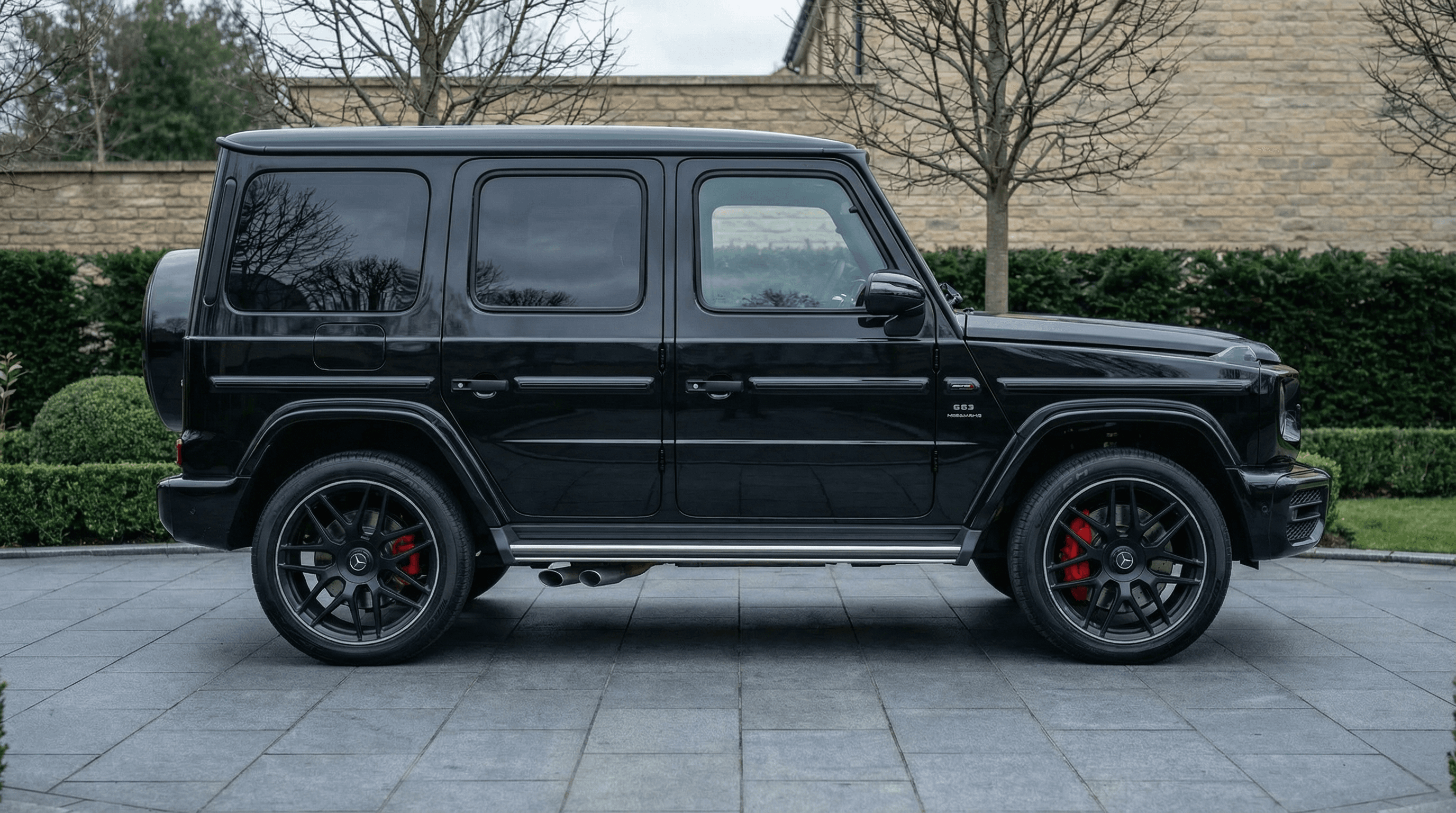 Mercedes-AMG G63 Black side view - supercar hire UK