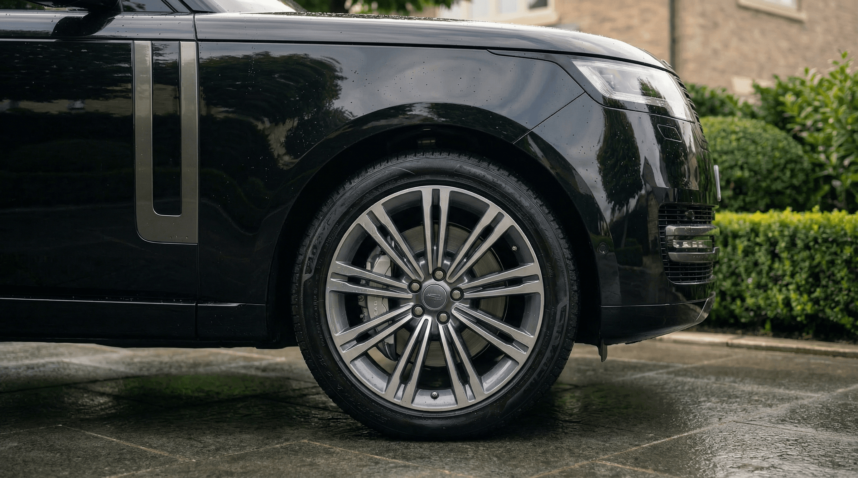Range Rover Autobiography fender view - supercar hire UK