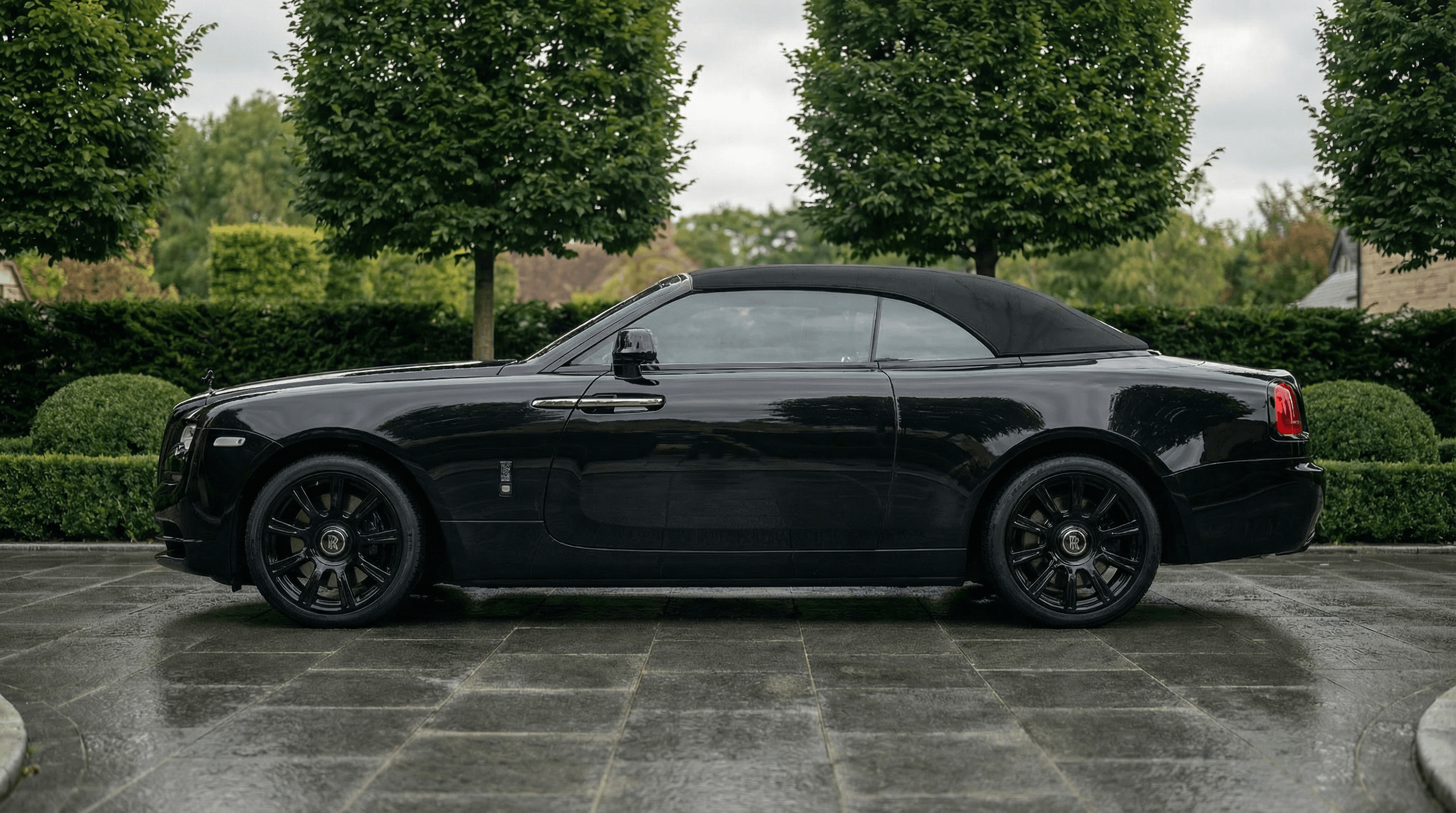 Rolls-Royce Dawn side view - supercar hire UK