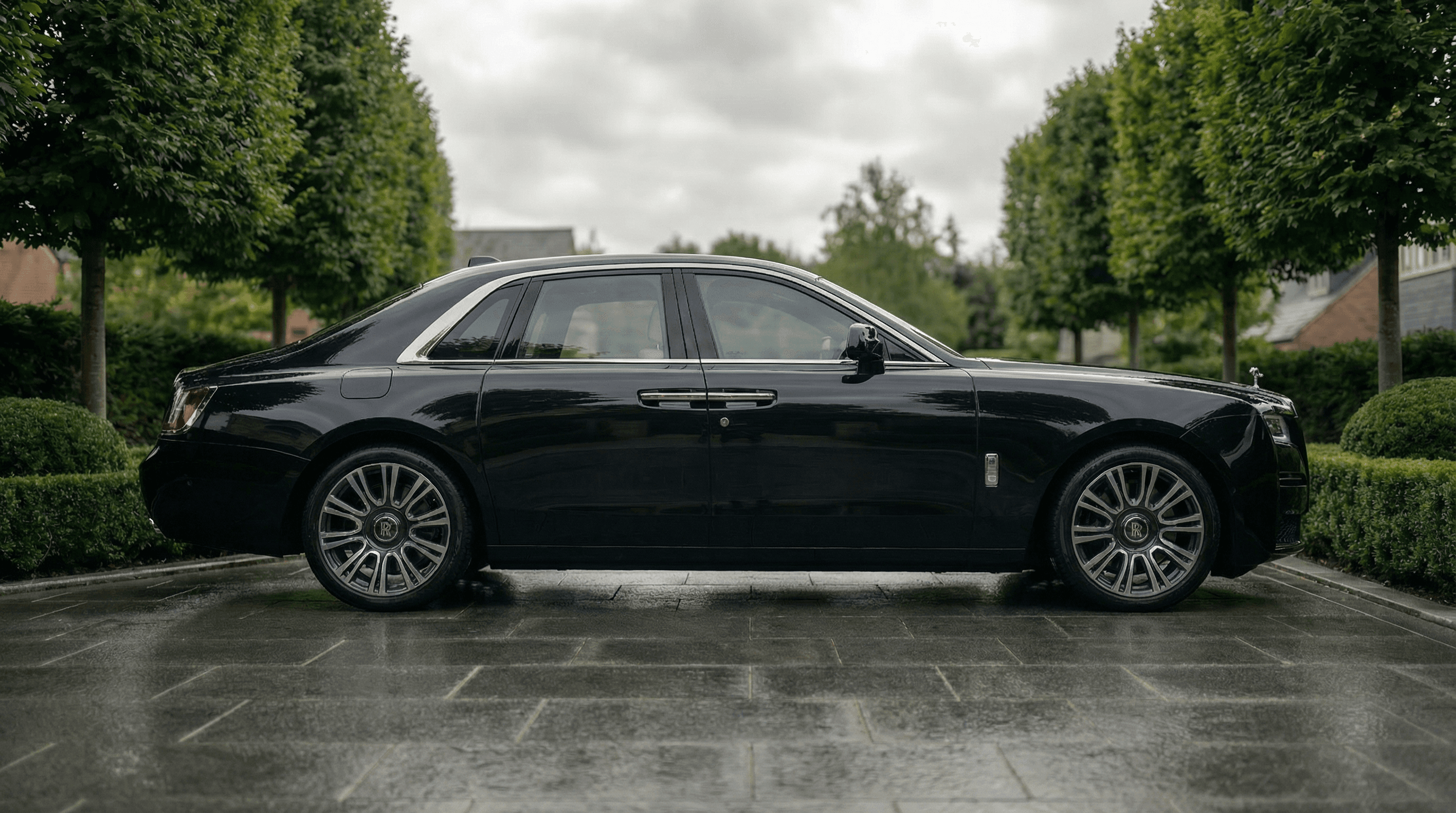 Rolls-Royce Ghost side view - supercar hire UK