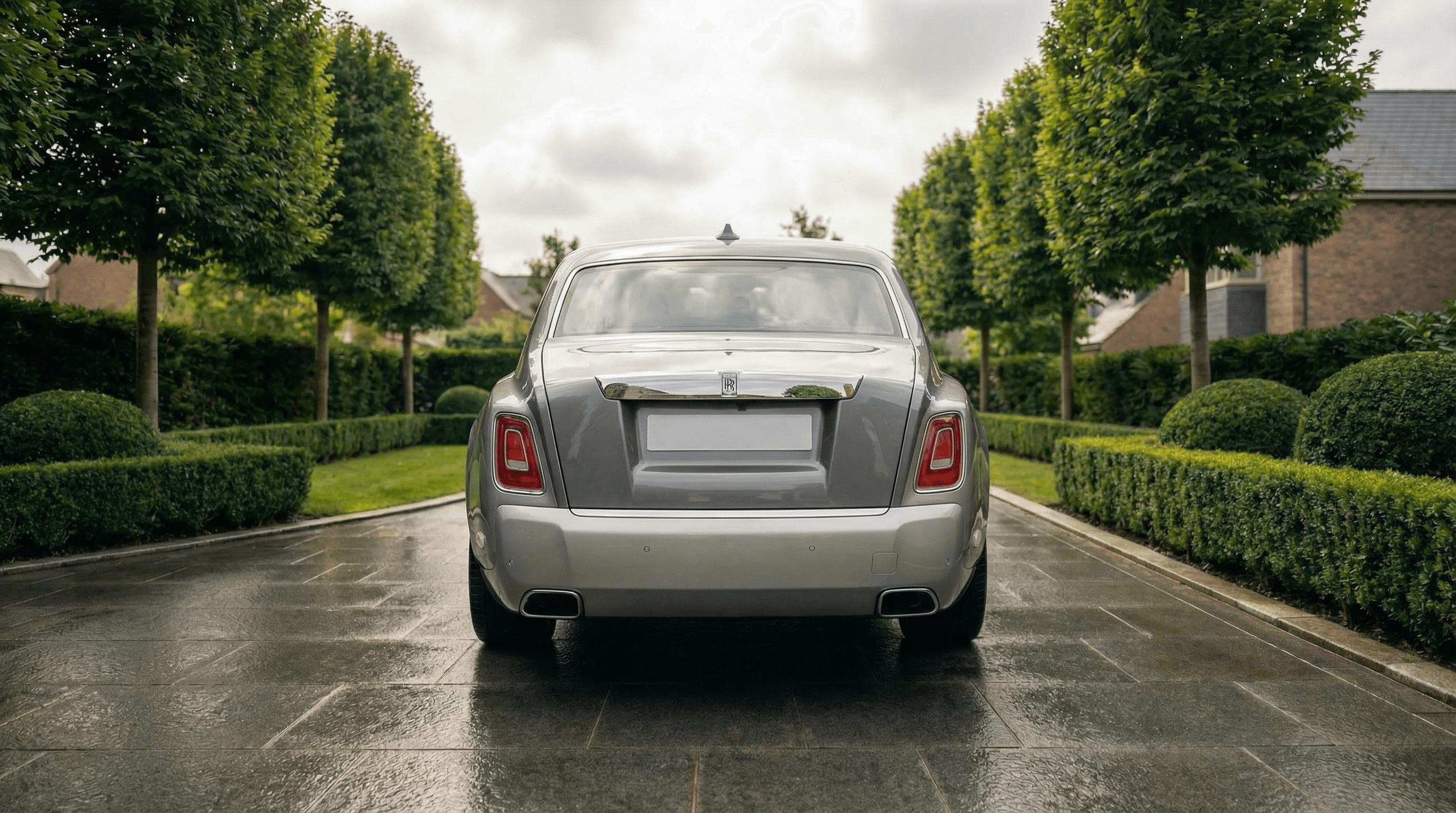 Rolls-Royce Phantom Viii back view - supercar hire UK