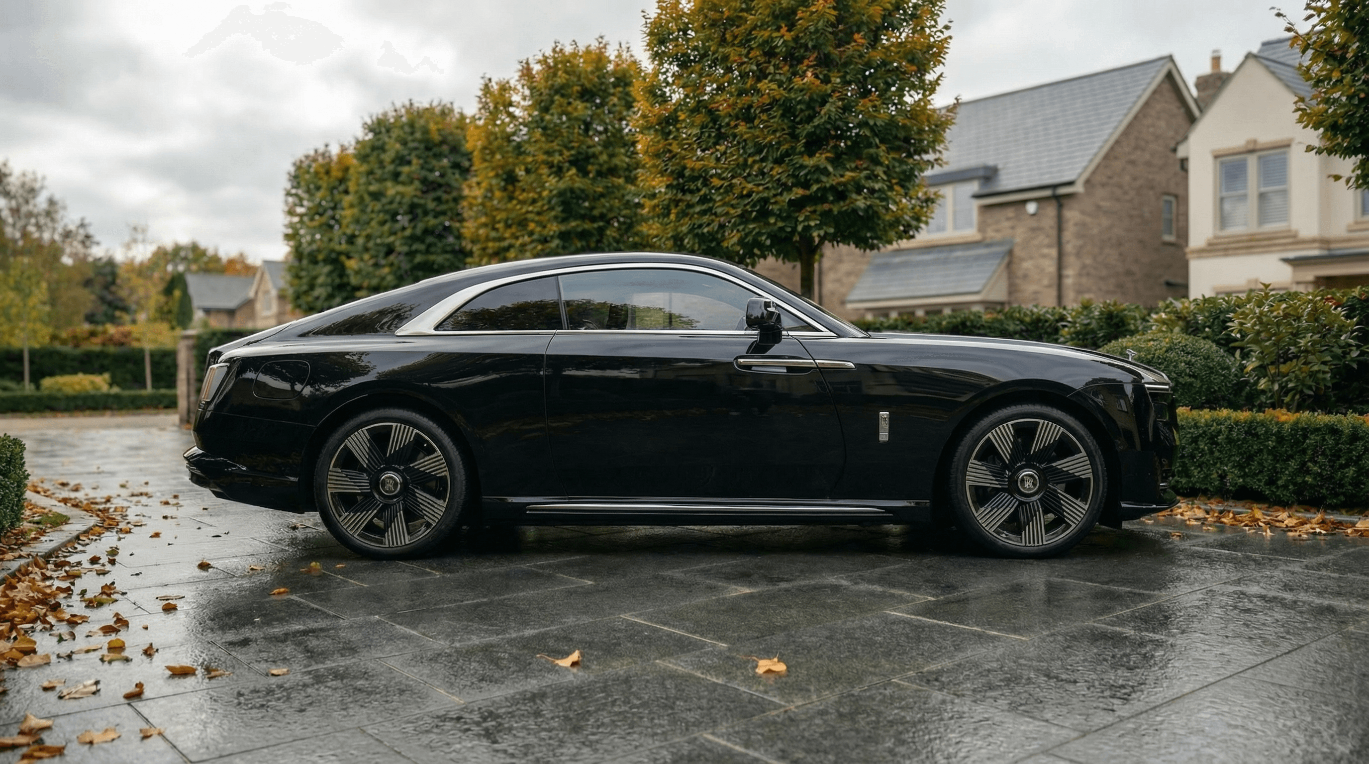Rolls-Royce Spectre side view - supercar hire UK