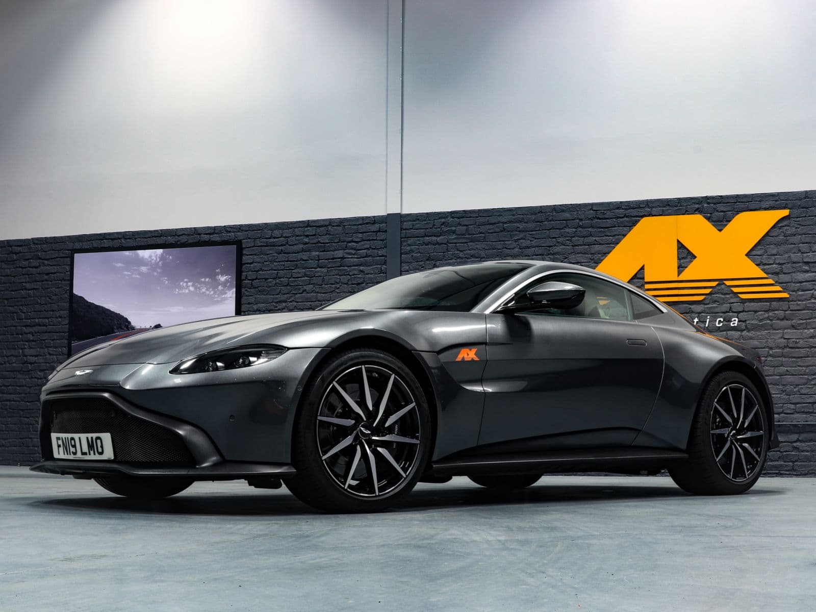 Aston Martin V8 Vantage Coupé