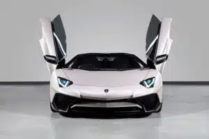 Lamborghini AVENTADOR