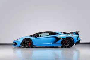 Lamborghini AVENTADOR
