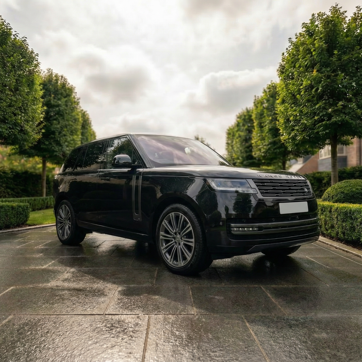 Long-term luxury car hire in Leeds — Range Rover Autobiography available for extended weekly and monthly rental across West Yorkshire