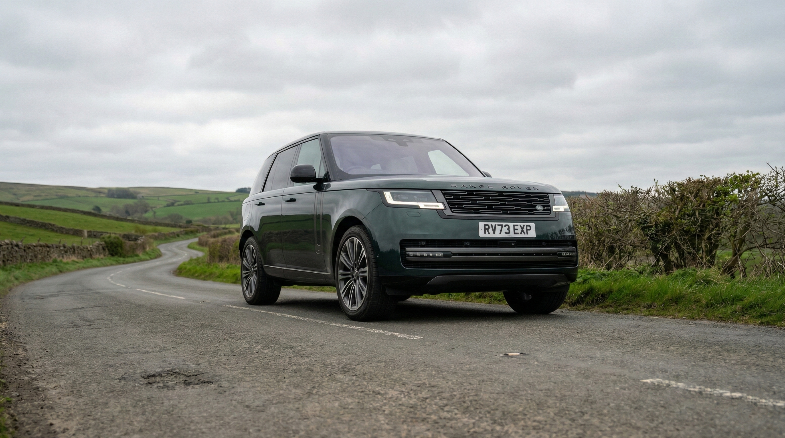 Range Rover weekend upgrade option for long-term hire in York — explore the Yorkshire Dales